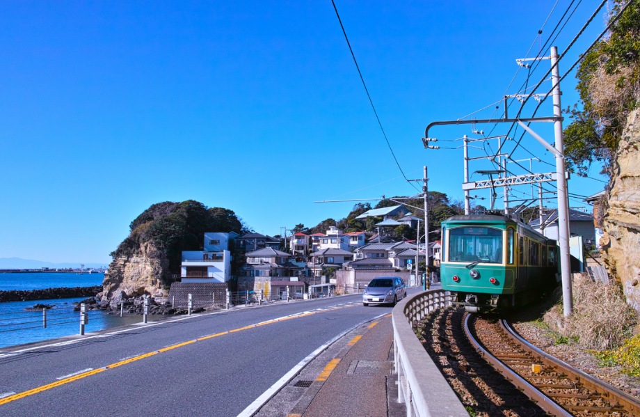 湘南の風景と電車